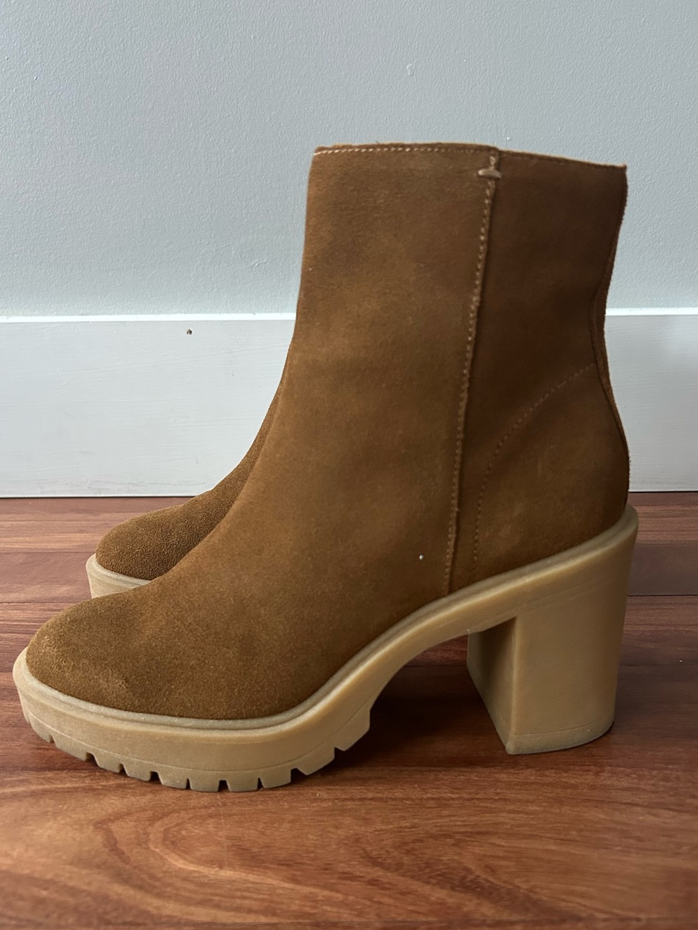 EUC Dolce Vita Celia Boots Women’s Size 8.5 Leather Ankle Booties Western Chic - Picture 4 of 13